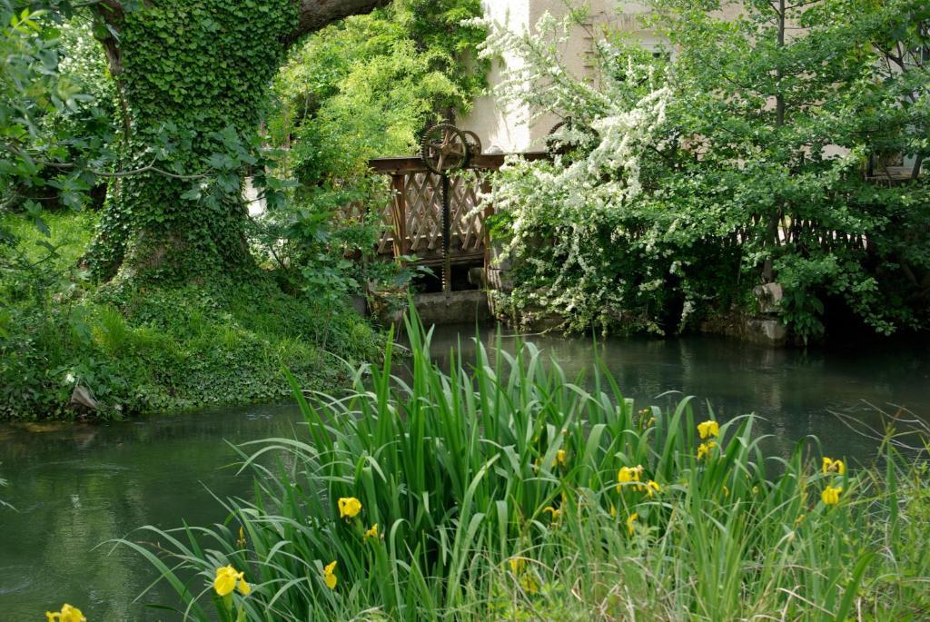 Hotel Bastide Rose Le Thor Exterior foto