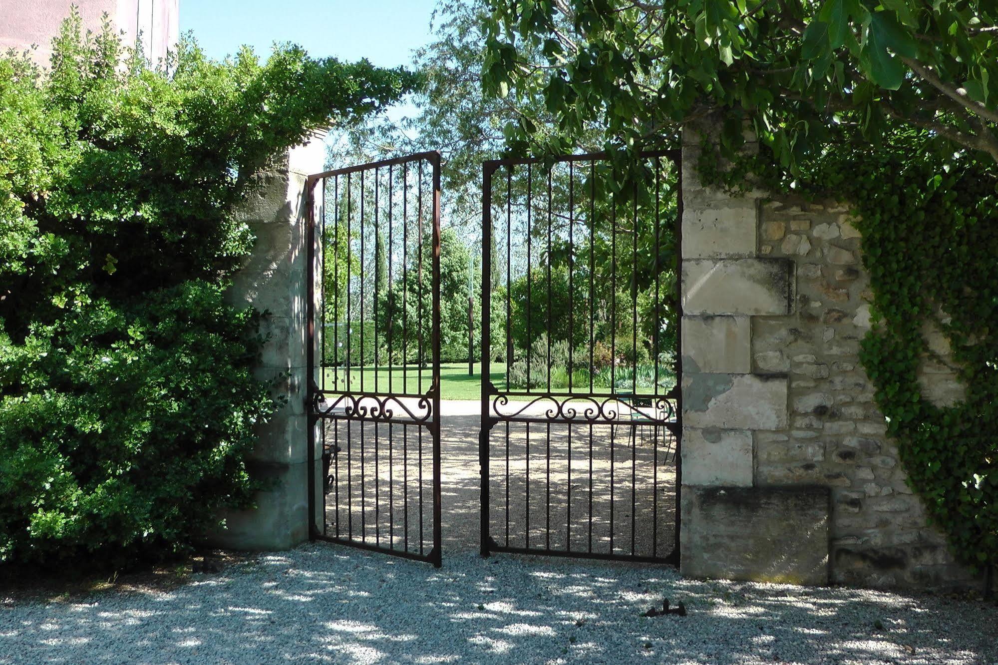 Hotel Bastide Rose Le Thor Exterior foto